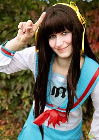 Cosplay-Cover: Haruhi Suzumiya (Schuluniform)