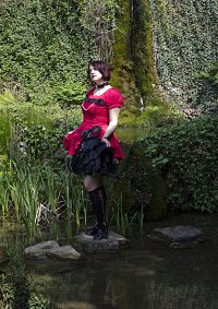 Cosplay-Cover: red Lolita