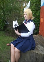 Cosplay-Cover: Kagamine Rin (Schuluniform)