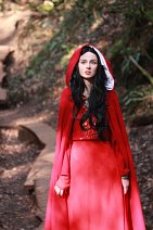 Cosplay-Cover: Morgana (red dress)
