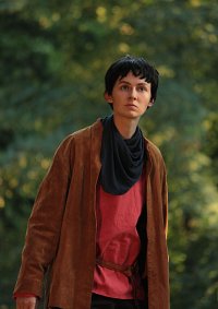 Cosplay-Cover: Merlin (rotes Shirt Version)