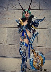 Cosplay-Cover: GreenLeaf -Castanic-Berserker- (lvl 60)