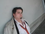 Cosplay-Cover: Inspektor Gumshoe (jung)