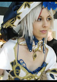 Cosplay-Cover: Astaroshe Asran (White-Wine Version)