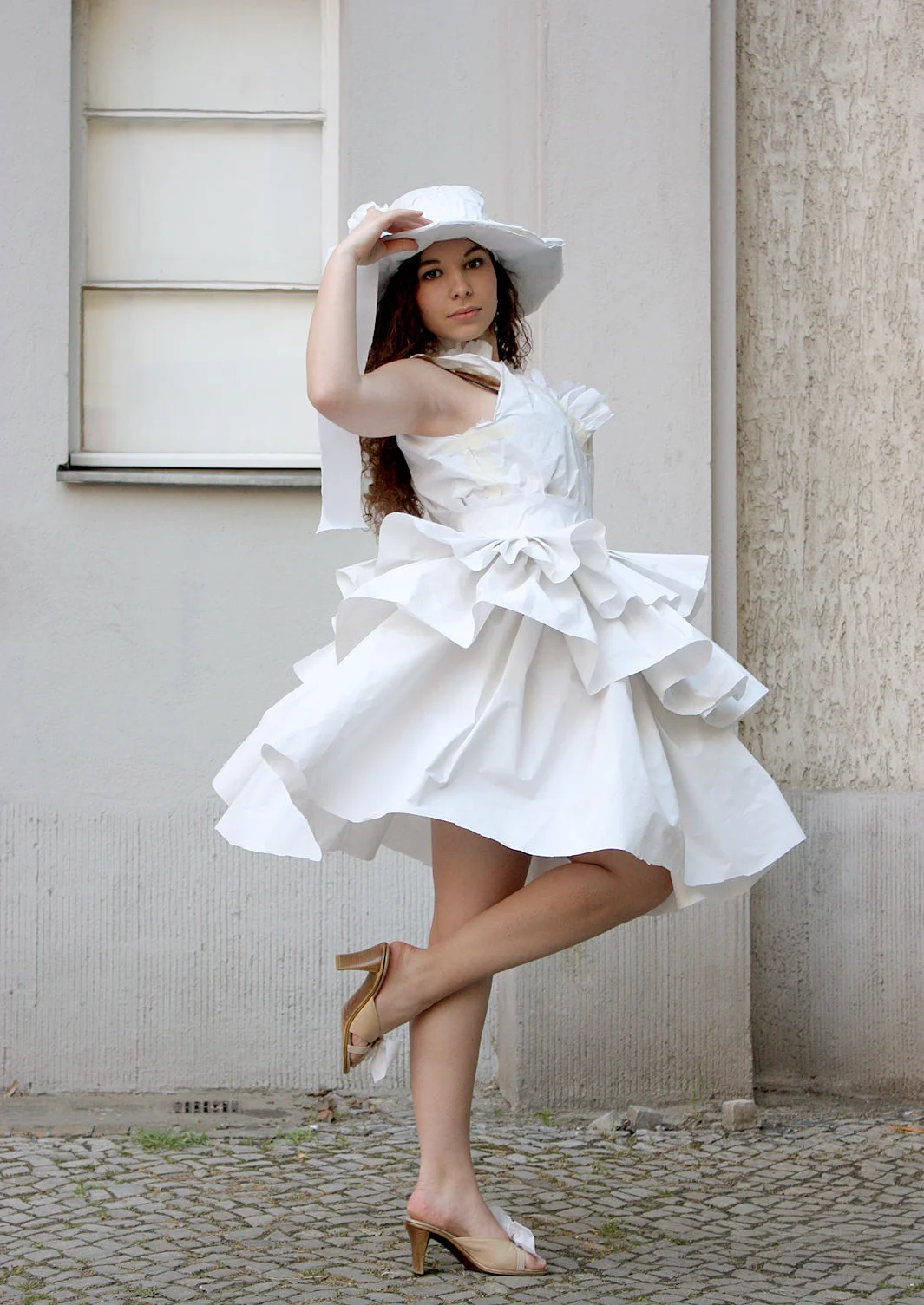 Cosplay-Cover: Frills and Fire