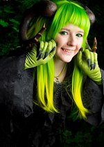 Cosplay-Cover: Drache