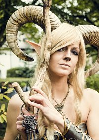 Cosplay-Cover: Faun ... or maybe Satyr