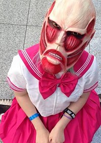 Cosplay-Cover: Colossal Titan-chan