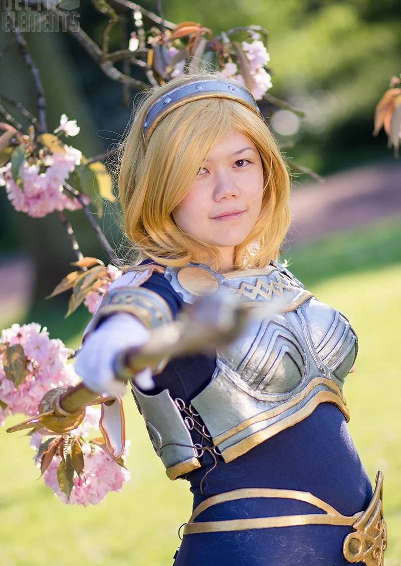 Cosplay-Cover: Lux