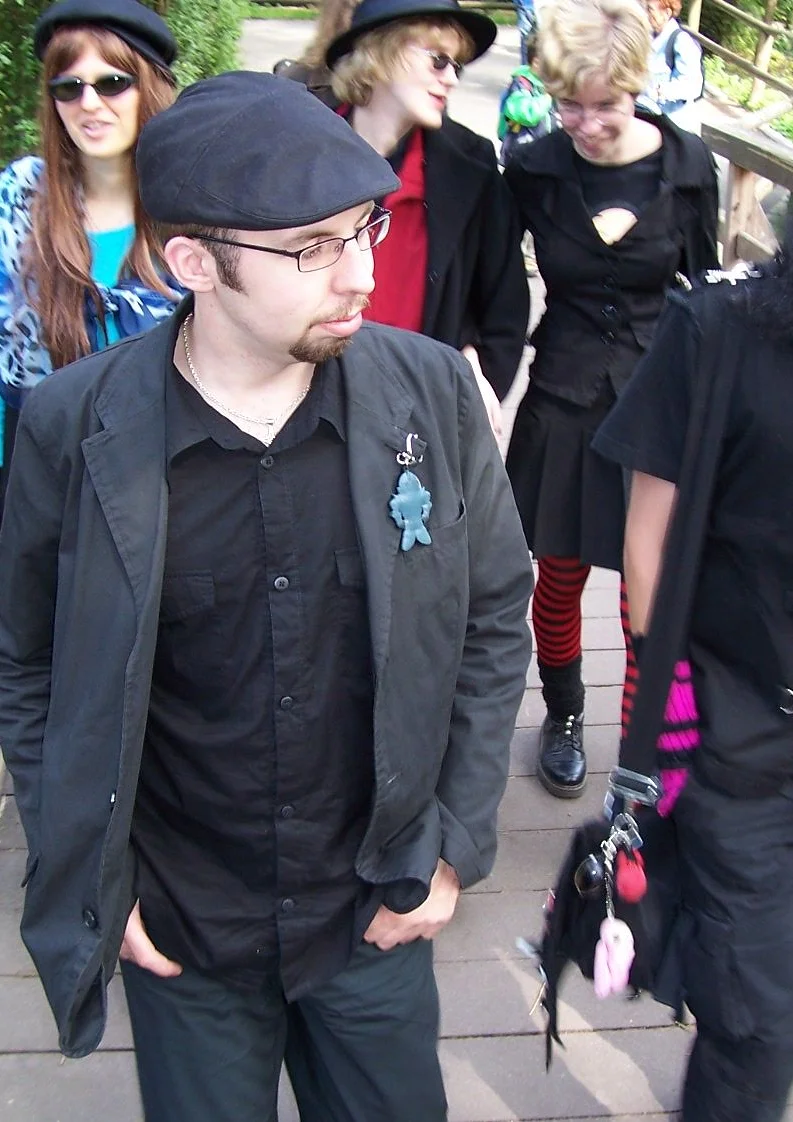 Cosplay-Cover: Tohma Seguchi (Rote Weste)