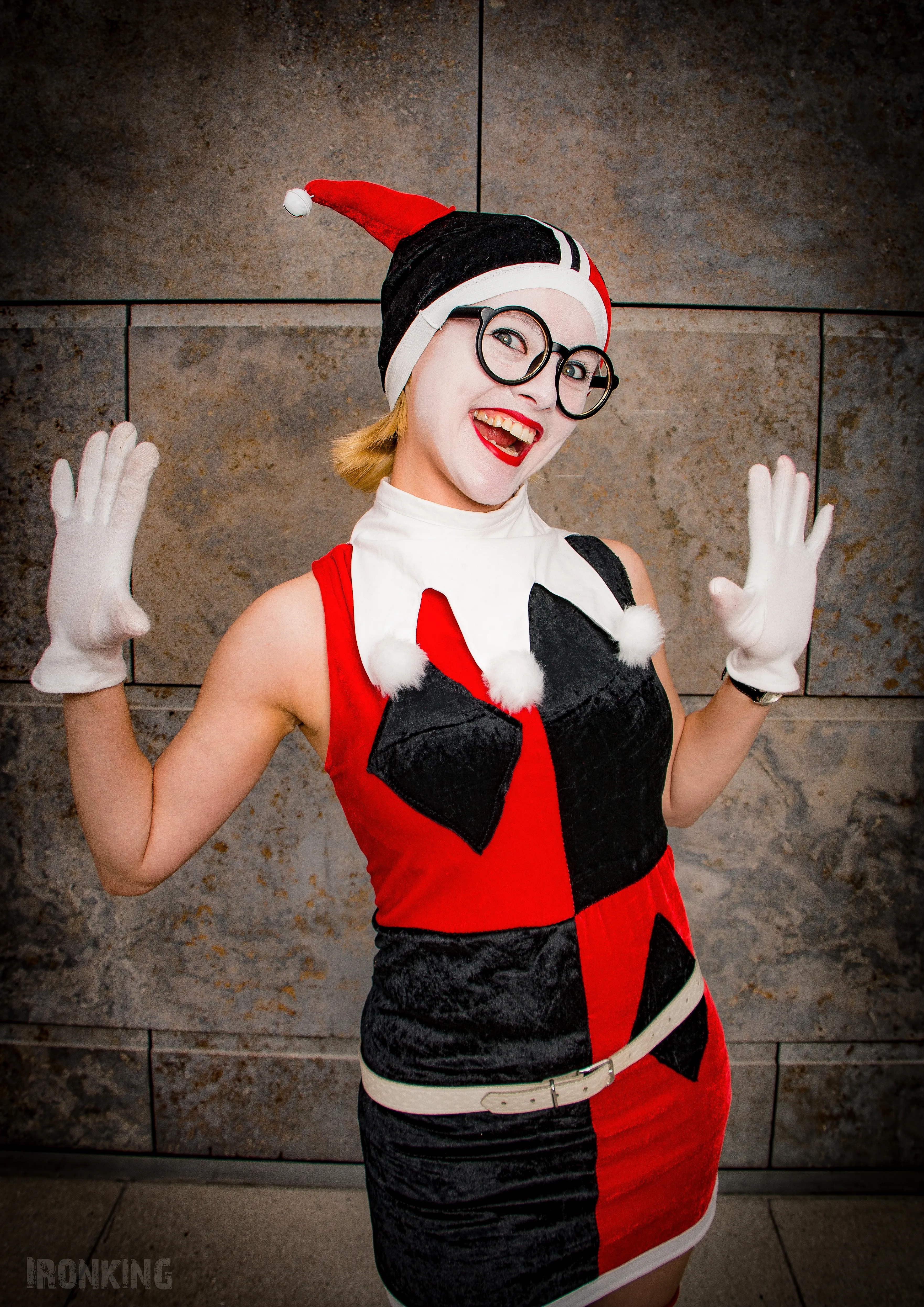 Cosplay-Cover: The Harlequin (60er Jahre Batman Comic)
