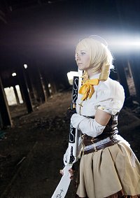 Cosplay-Cover: Mami Tomoe [Magical Girl]