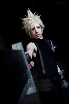 Cosplay-Cover: Cloud Strife [DISSIDIA]