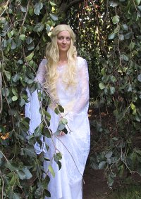 Cosplay-Cover: Galadriel - Herrin von Lothlorien