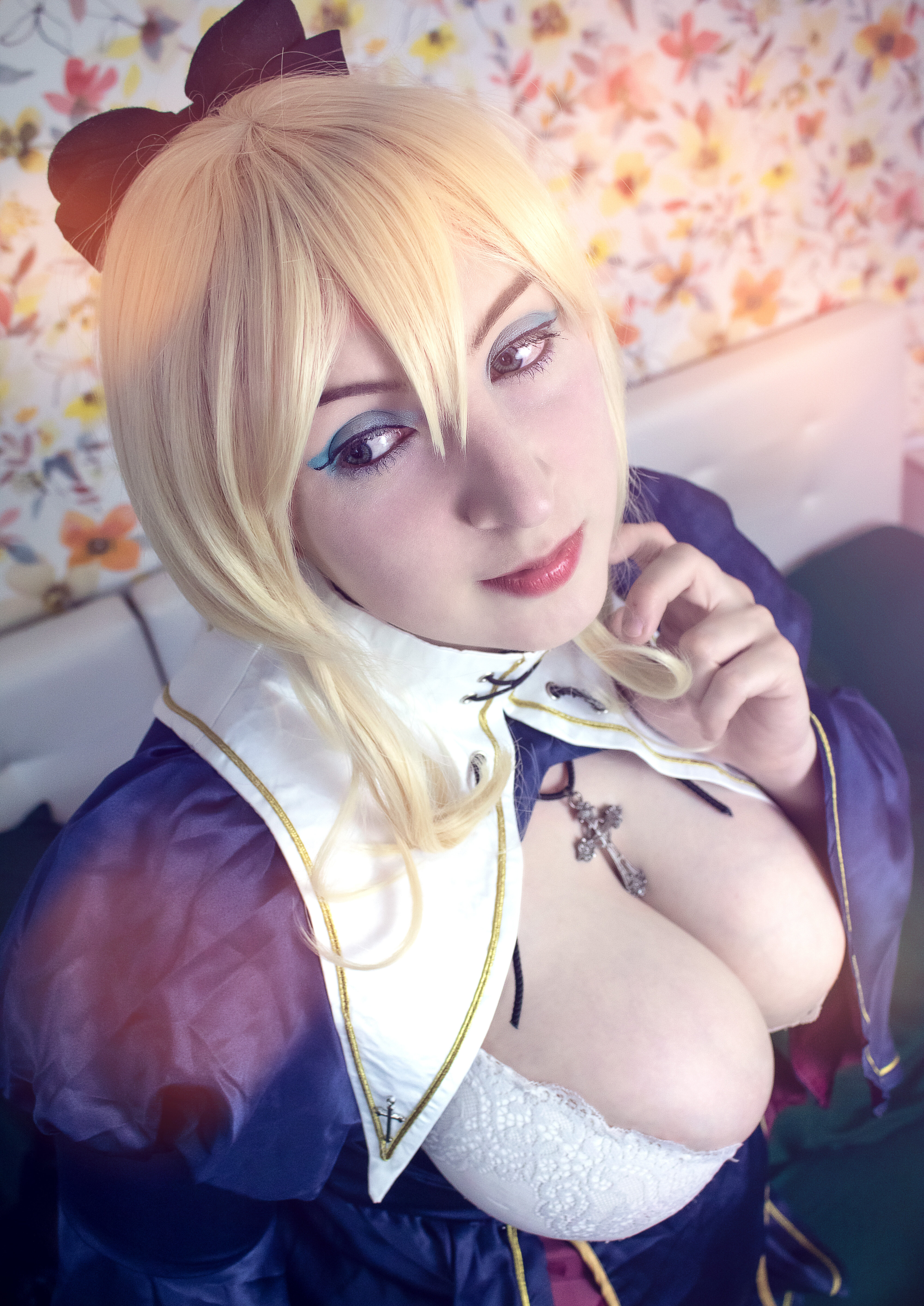 Cosplay-Cover: Jean Gunnhildr (Nun Dress)