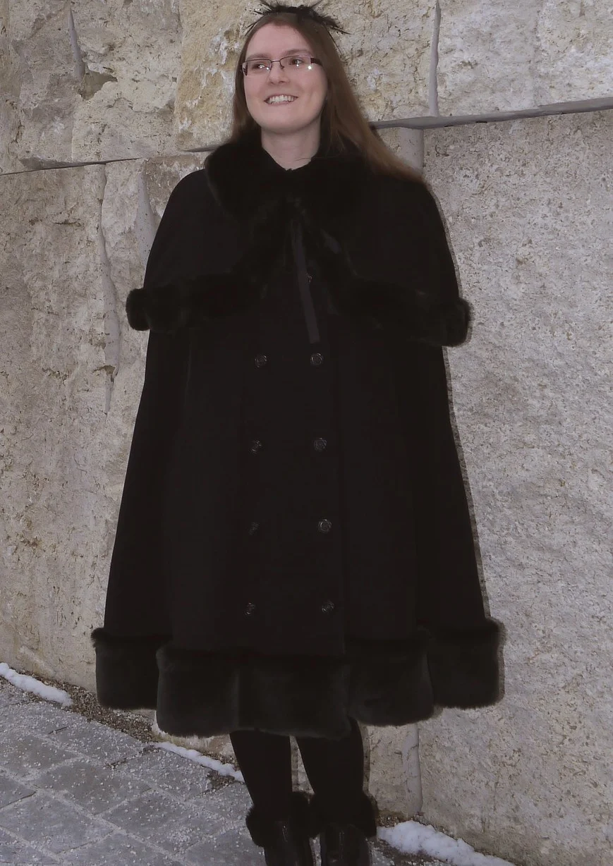 Cosplay-Cover: Mantel-Lolita