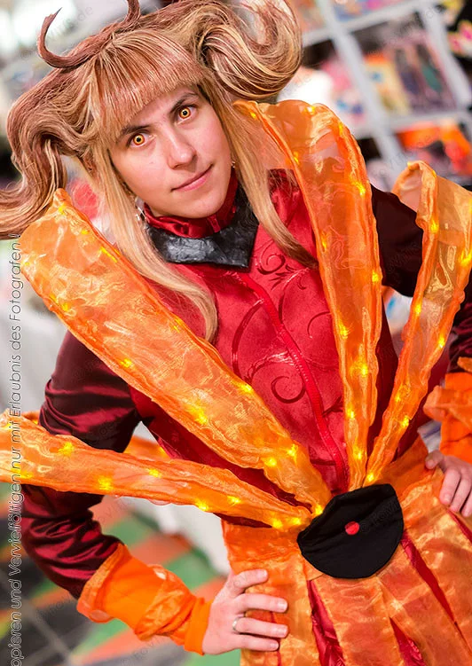 Cosplay-Cover: Die aufbrausende Königin (Sonnensturm)