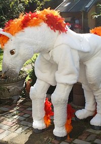 Cosplay-Cover: Galoppa/Rapidash