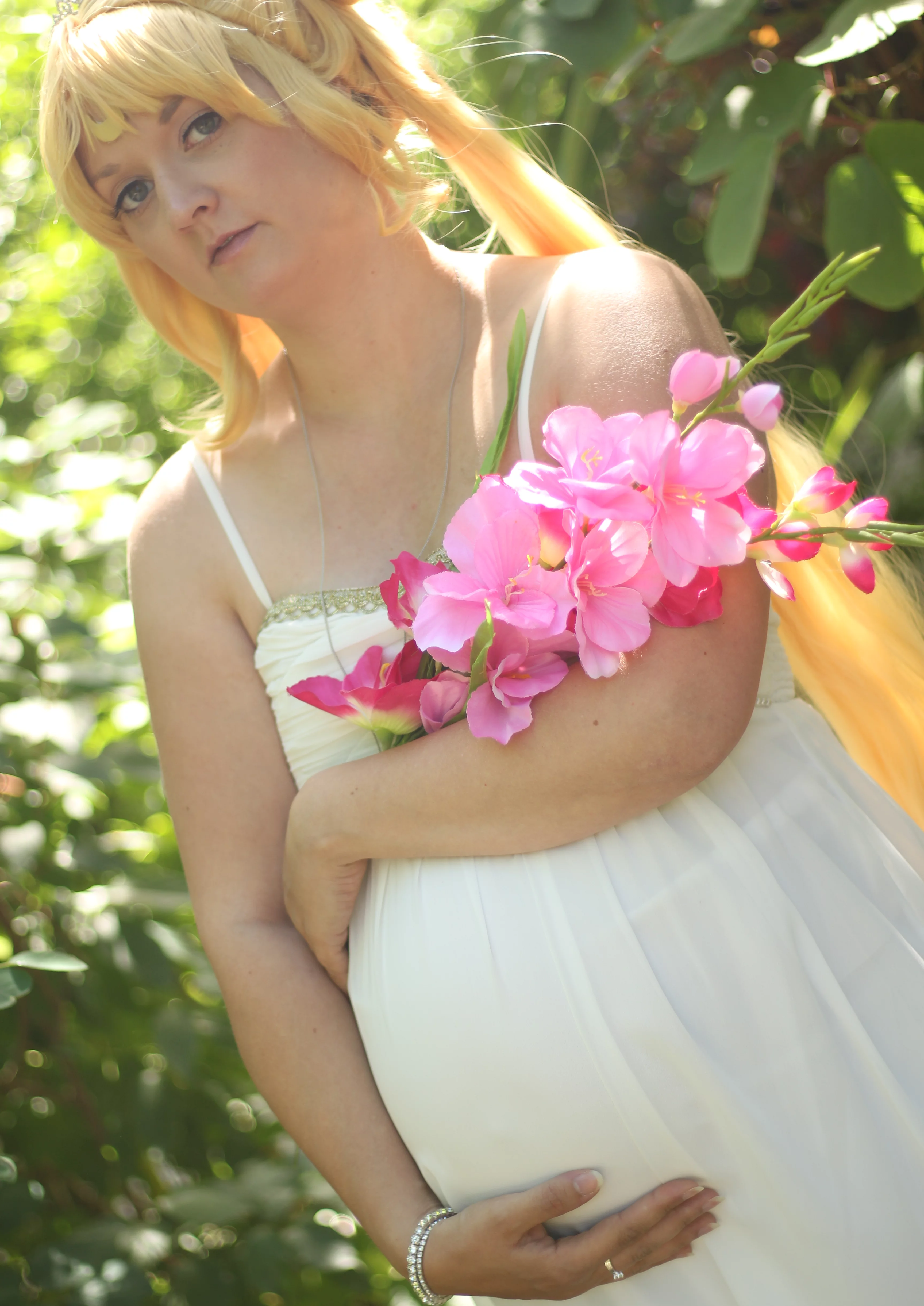 Cosplay-Cover: Princess Serenity (Schwanger)