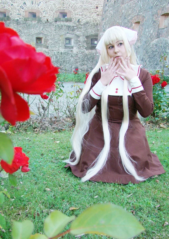 Cosplay-Cover: Chii (braunes Matrosenkleid)