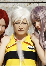 Cosplay-Cover: Rei´s Kleid mit andere Wig