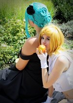 Cosplay-Cover: Rin Kagamine [Himitsu Kuro no Chikai]