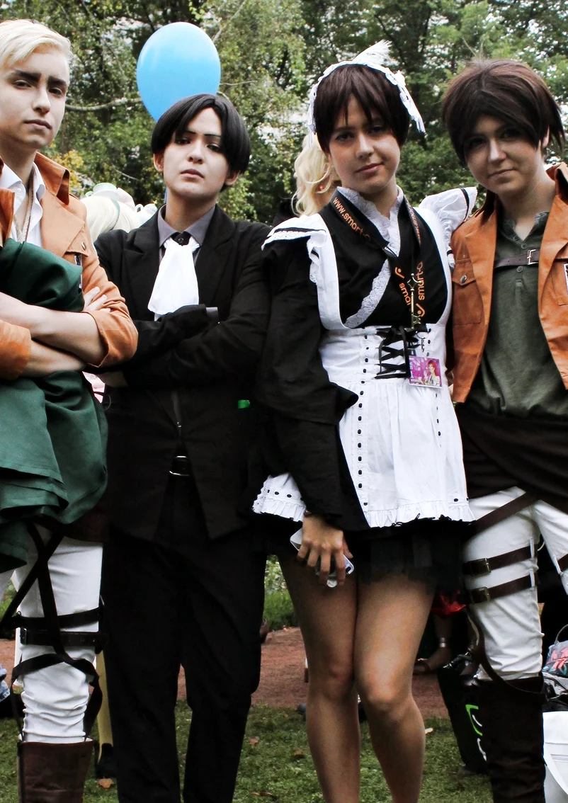 Cosplay-Cover: Levi [Suit]
