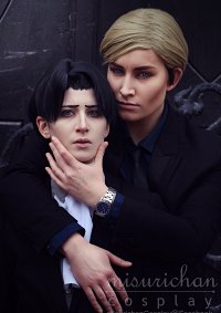 Cosplay-Cover: Levi [Suit]