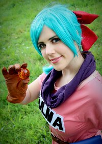 Cosplay-Cover: Bulma Briefs (pink dress)