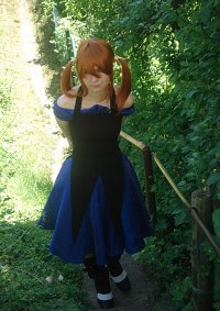 Cosplay-Cover: Rima Touya (Ballkleid Anime)