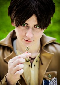 Cosplay-Cover: Eren Jäger (Scouting Legion)