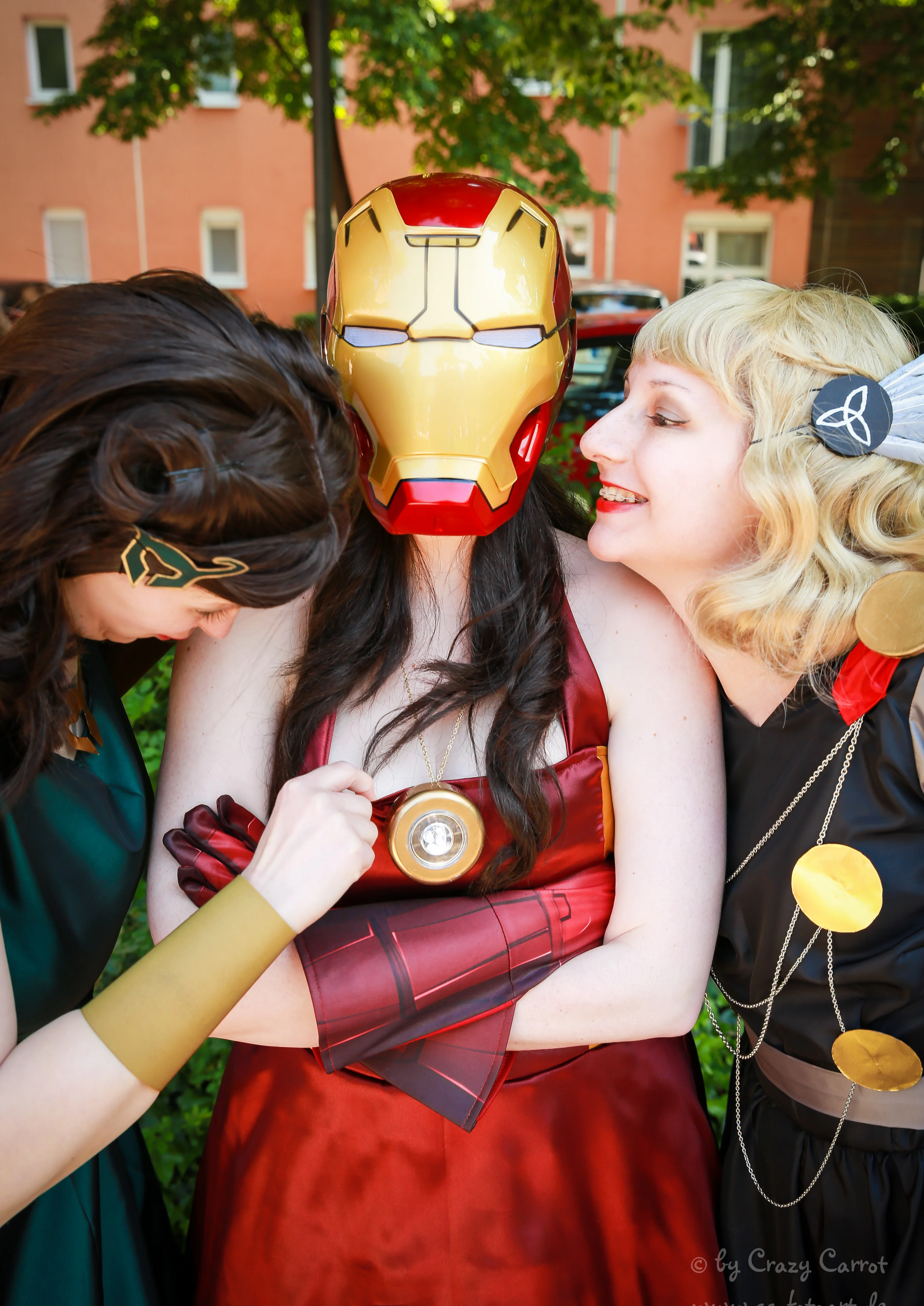 Cosplay-Cover: Thor Female 50´s Dress