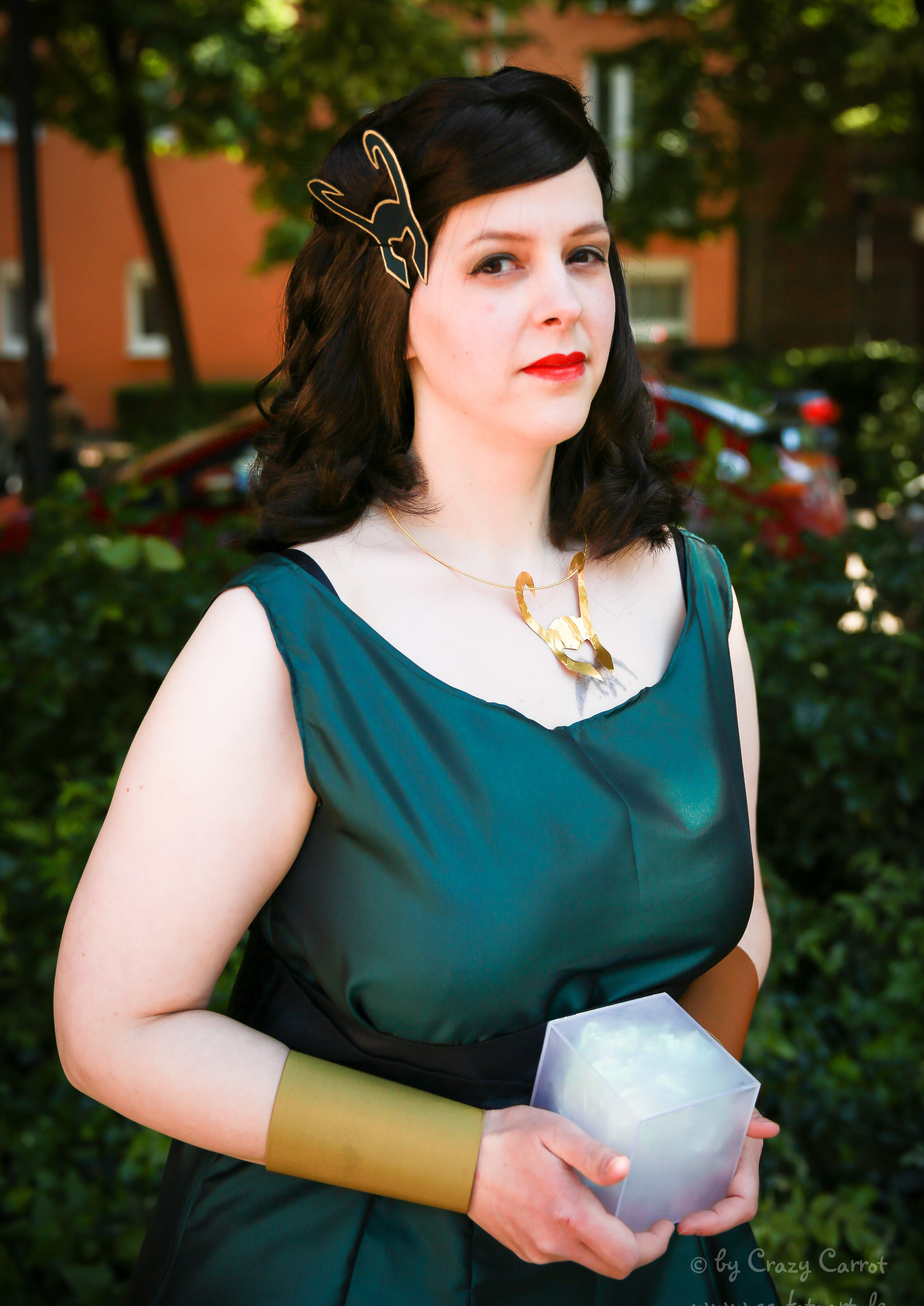 Cosplay-Cover: Loki Female 50´s Dress