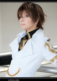 Cosplay-Cover: Kururugi Suzaku (Round Uniform)