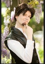 Cosplay-Cover: Flynn Rider (Schwarzes Dress)