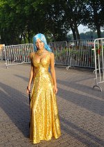 Cosplay-Cover: Vivi in Gold