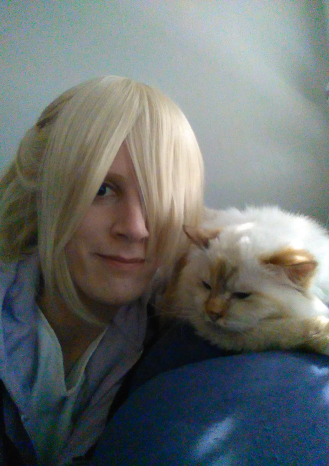 Cosplay-Cover: Yuri Plisetsky (Casual @ Home on Bed)