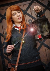Cosplay-Cover: Ginny Weasley • Schooluniform