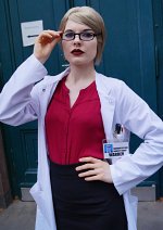 Cosplay-Cover: Dr. Harleen Francis Quinzel