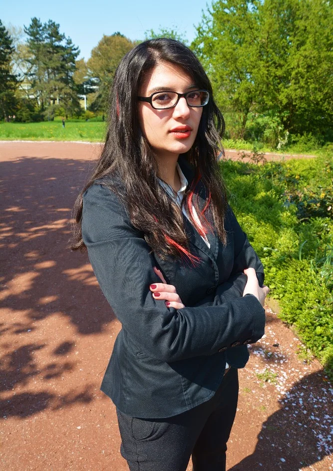 Cosplay-Cover: Agent Victoria Hand