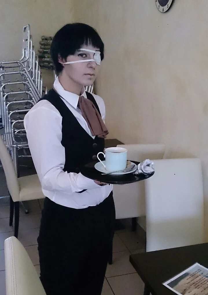 Cosplay-Cover: Ken Kaneki Waiter