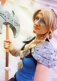 Cosplay-Cover: Astrid Hofferson [Dragon Race] (Serie)