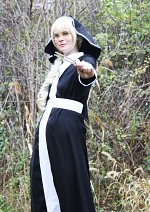 Cosplay-Cover: Lucille (Schwester Lysia)