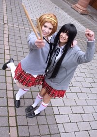 Cosplay-Cover: Mio Akiyama [London!]