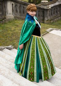 Cosplay-Cover: Prinzessin Anna von Arendelle ~Krönungs kleid ver.