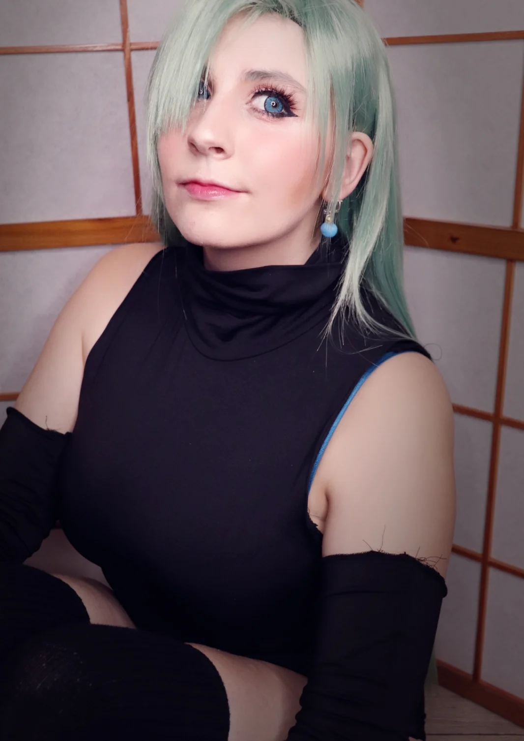 Cosplay-Cover: Elizabeth Liones [Black Bodysuit]