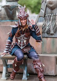 Cosplay-Cover: Dragonscale Armor