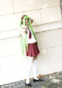 Cosplay-Cover: C.C. (rote Schuluniform)