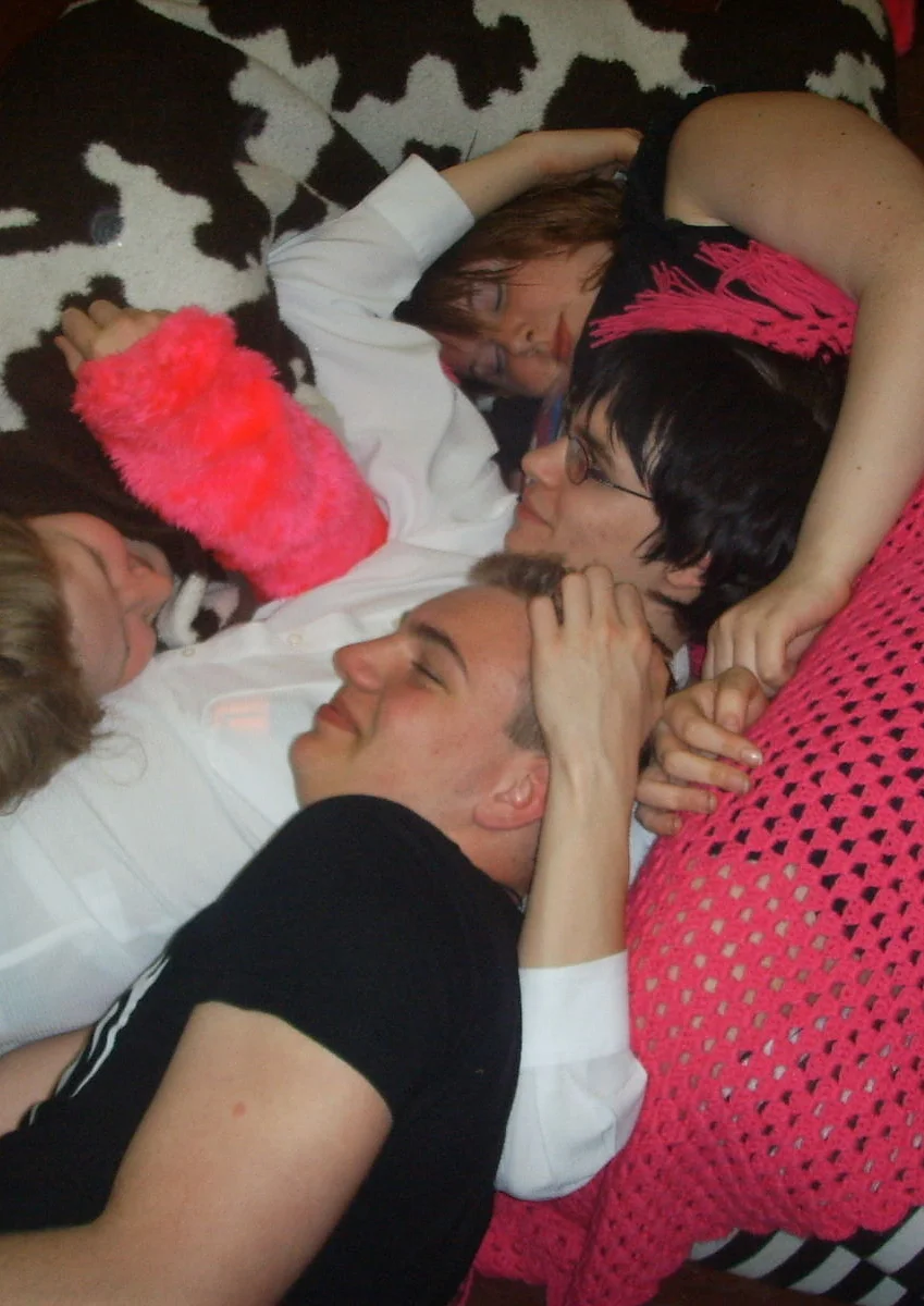 Cosplay-Cover: Schice-auf-2-Beinen