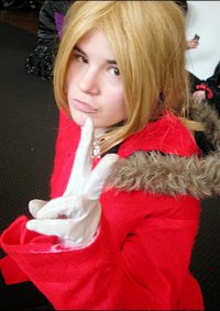 Cosplay-Cover: Edward Elric im Wintermantel (Brotherhood)